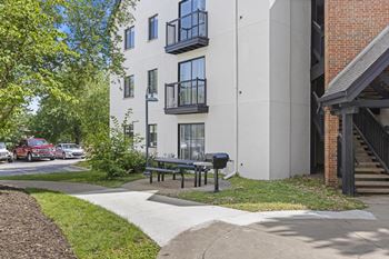 Outdoor courtyard 